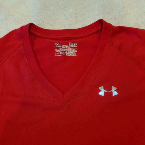 3 Small Shirts Under Armour And Lululemon - Picture 4 of 10